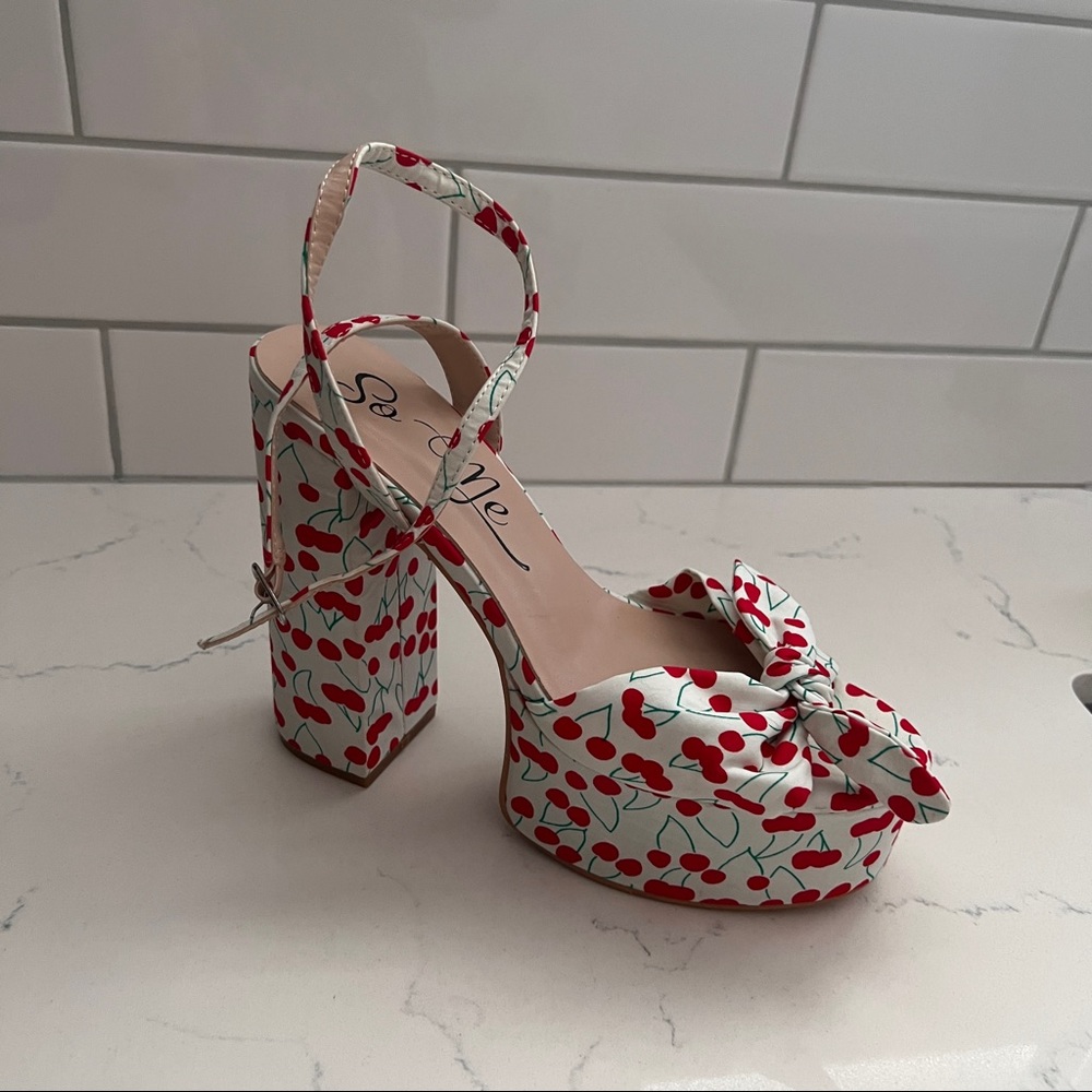 Red white cherry retro vintage block heels